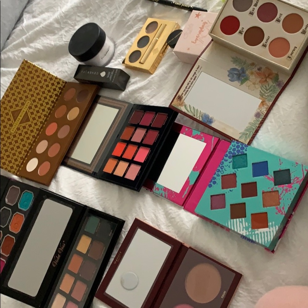 Mac makeup and other bundle